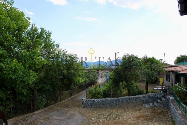Къща в с. Стъргел, общ. Горна Малина