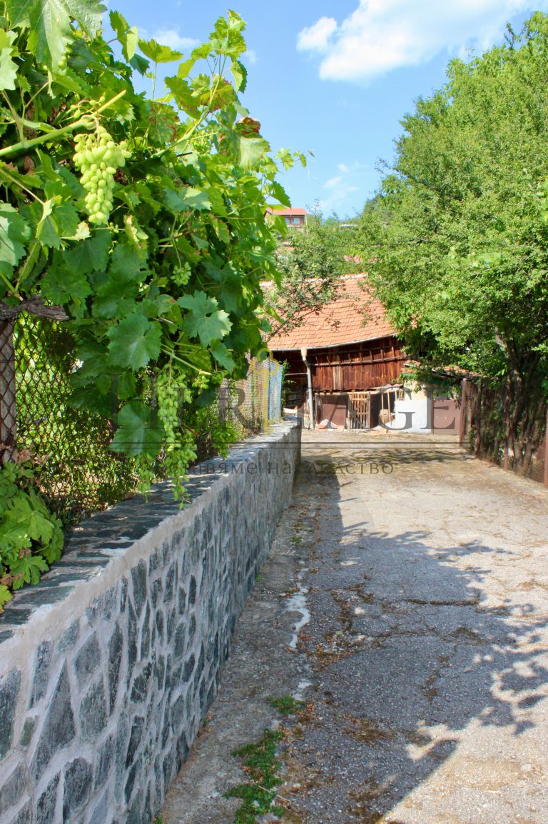 Къща в с. Стъргел, общ. Горна Малина