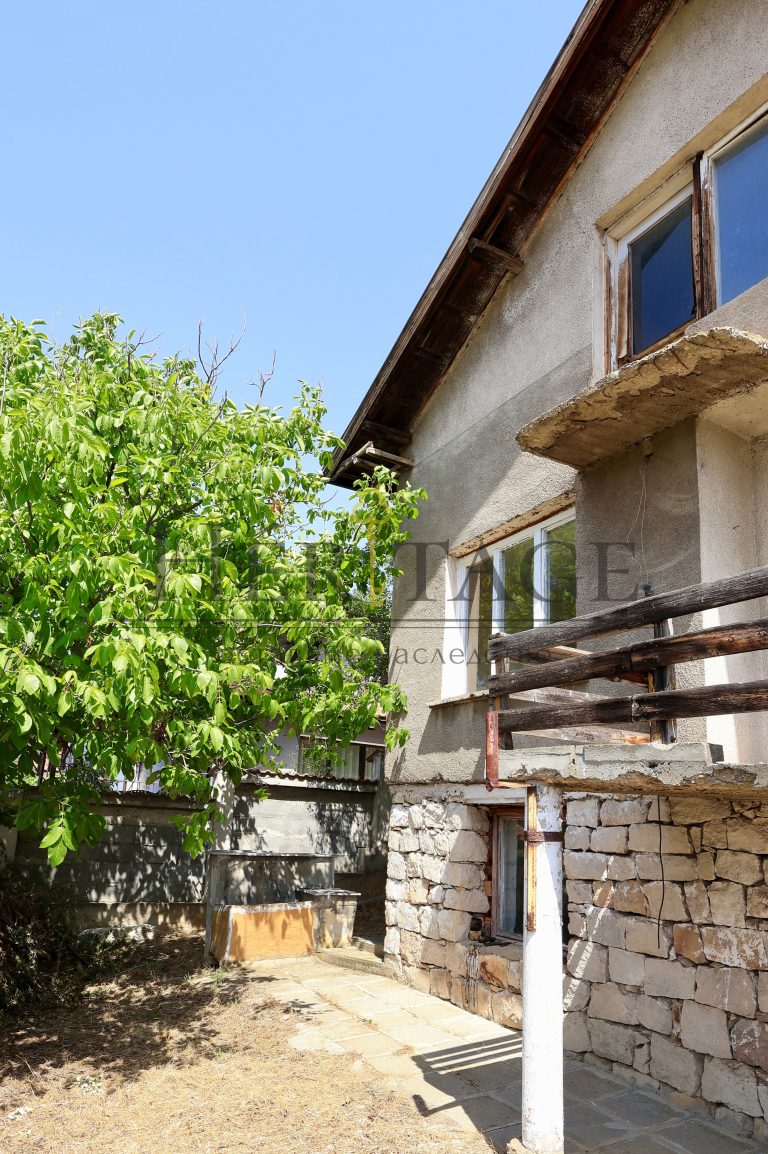 Maison spacieuse avec cour dans le village de Negushevo, commune de Gorna Malina