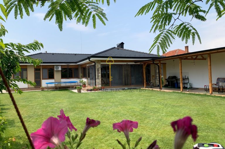 Maison écologique dans le village de Stolnik, commune d&rsquo;Elin Pelin