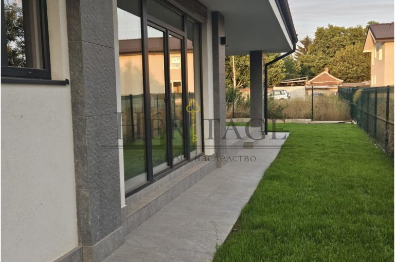 Maison de plain-pied disposant d&rsquo;un certificat de conformité (Acte 16) dans le village de Stolnik, commune d&rsquo;Elin Pelin