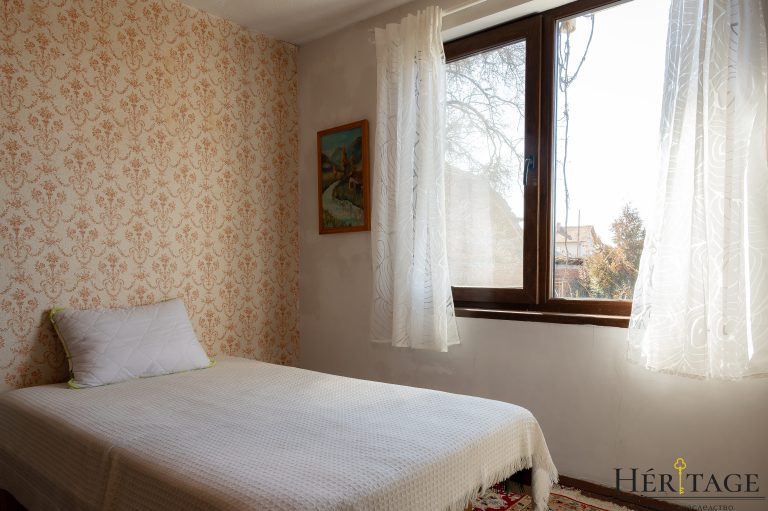 Прекрасна къща в с. Стъргел, общ. Горна Малина