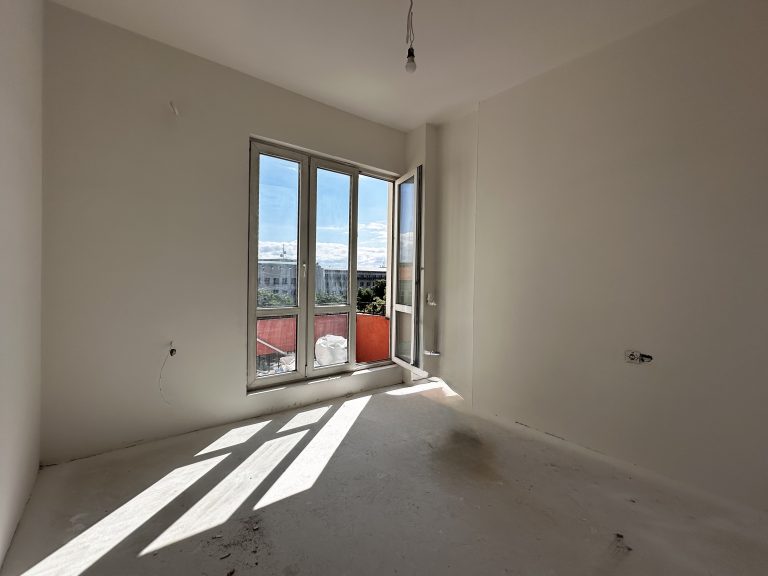 2-room apartment at 36 Graf Ignatiev Street